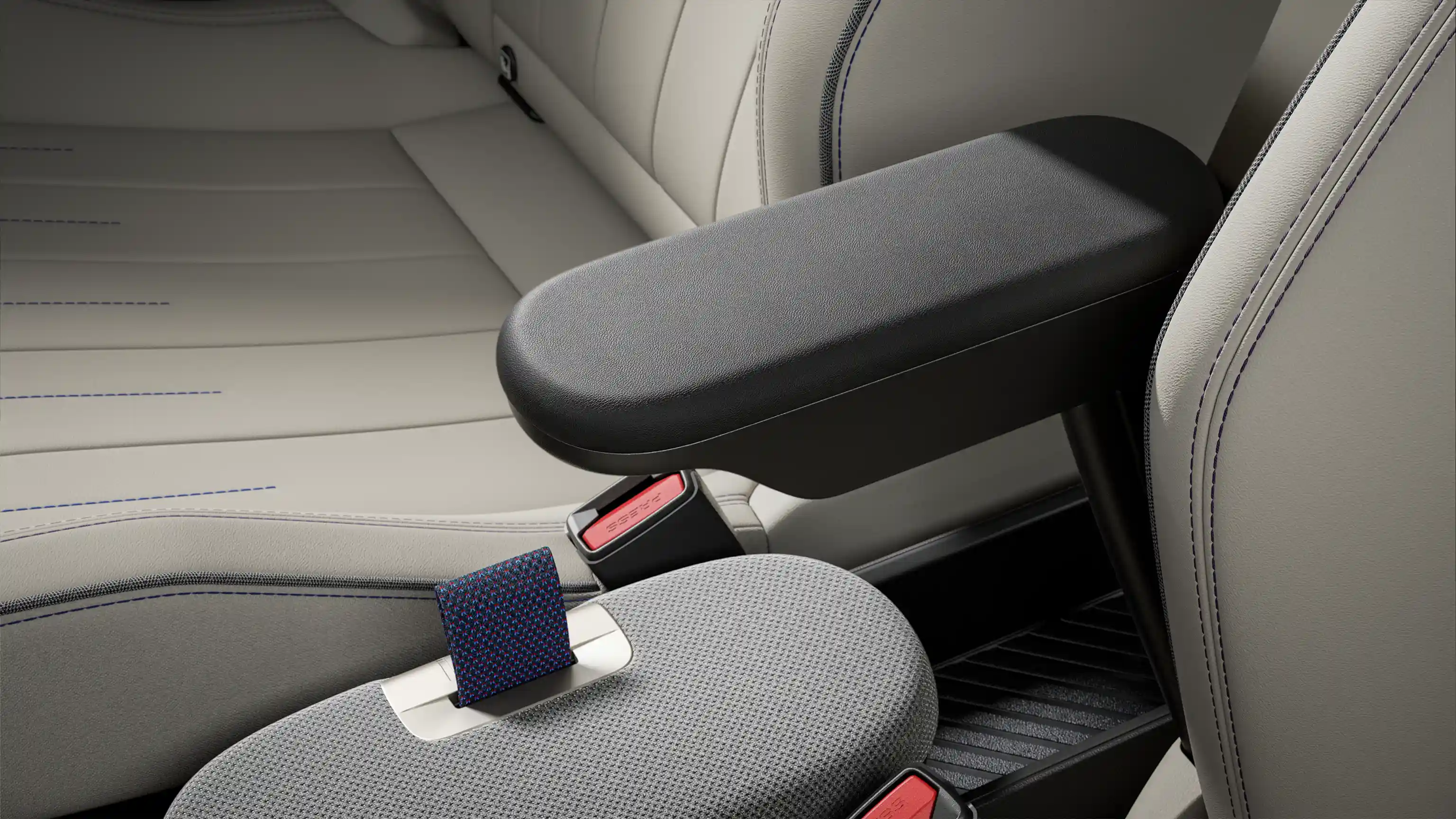 Ansicht der Armlehne im vollelektrischen MINI Cooper mit Sitzen in Beige