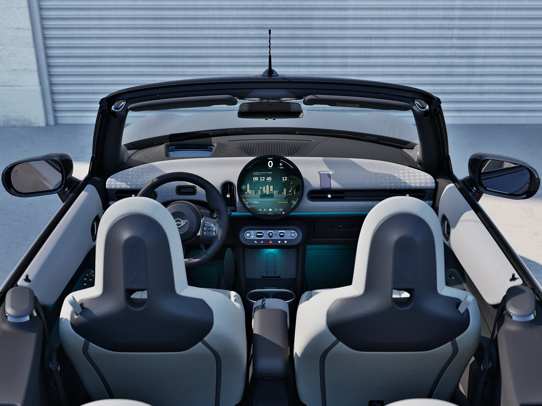 Ansicht von hinten links auf ein geparktes MINI Cooper Cabrio in Sunnyside Yellow.