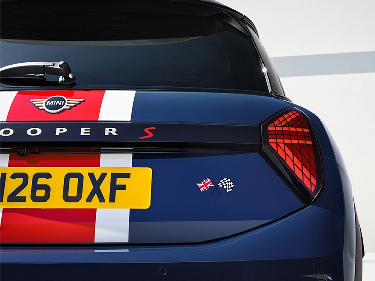 Heckansicht des MINI Cooper Oxford Edition.